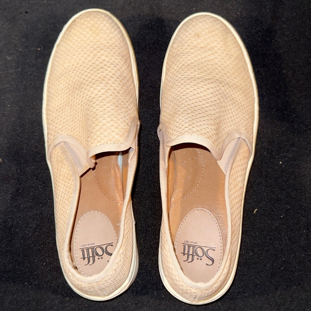 Sofft Light Pink/Cream Sneaker! Size 8.5!